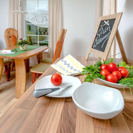Neuendorf  Ferienwohnung Storchennest מראה חיצוני תמונה